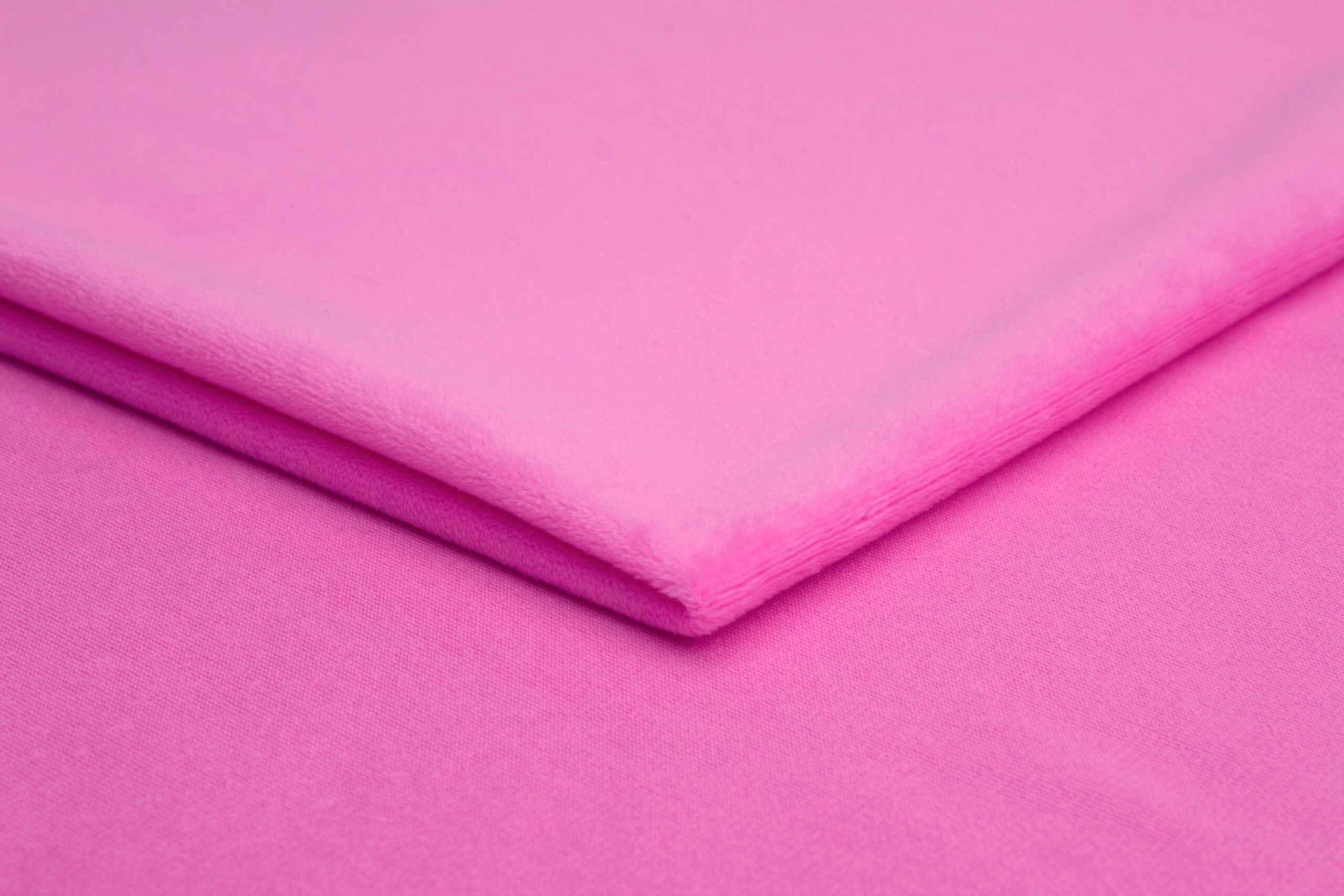 78 A Dzianina Minky Gładkie 220 g/m² ,,Intensywna fuksja''– Otulająca Miękkość, Którą Się Kocha - obrazek 1